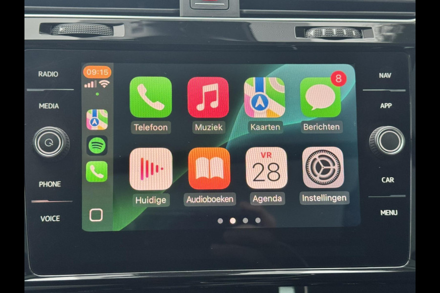 Volkswagen Golf Variant 1.5 TSI Highline R-line Adaptive cruise Climate Pano Navi Stoelverwarming Apple / Android Parkeersensoren