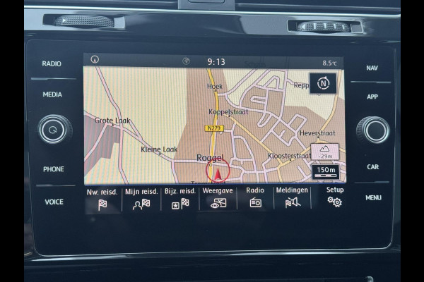 Volkswagen Golf Variant 1.5 TSI Highline R-line Adaptive cruise Climate Pano Navi Stoelverwarming Apple / Android Parkeersensoren