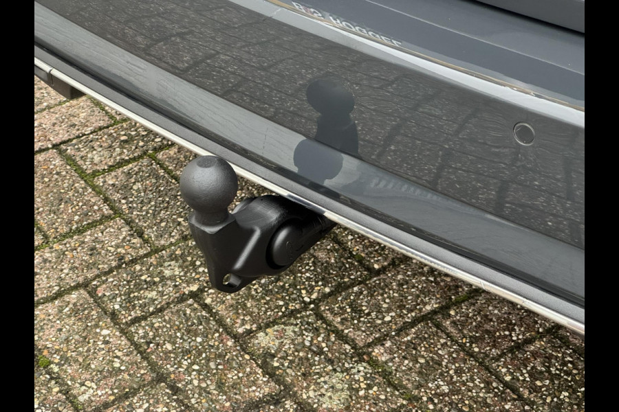 Volkswagen Golf Variant 1.5 TSI Highline R-line Adaptive cruise Climate Pano Navi Stoelverwarming Apple / Android Parkeersensoren