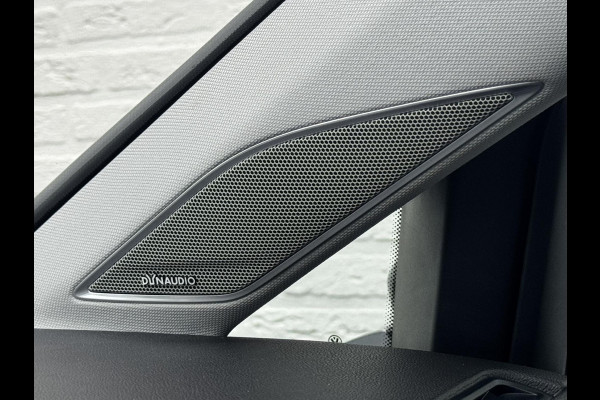 Volkswagen Golf Variant 1.5 TSI Highline R-line Adaptive cruise Climate Pano Navi Stoelverwarming Apple / Android Parkeersensoren