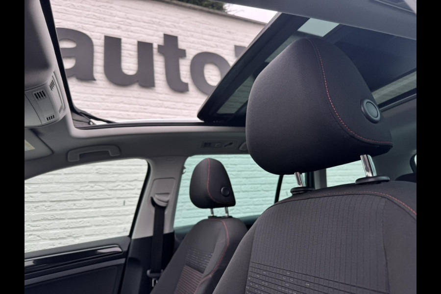 Volkswagen Golf Variant 1.5 TSI Highline R-line Adaptive cruise Climate Pano Navi Stoelverwarming Apple / Android Parkeersensoren