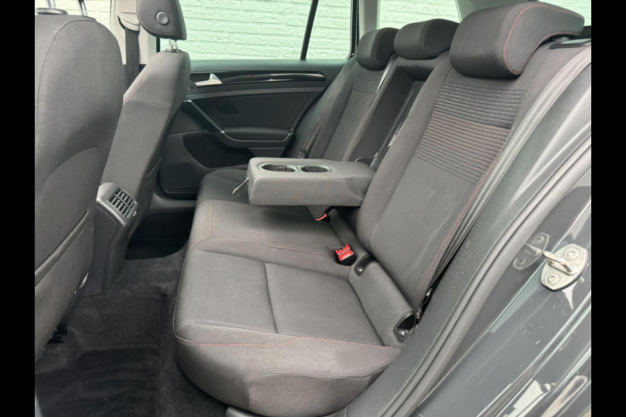 Volkswagen Golf Variant 1.5 TSI Highline R-line Adaptive cruise Climate Pano Navi Stoelverwarming Apple / Android Parkeersensoren