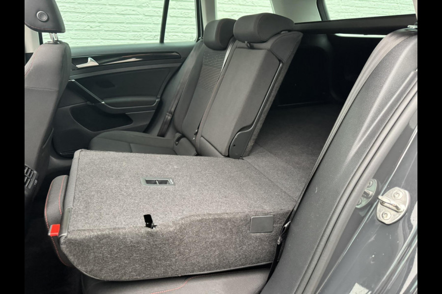 Volkswagen Golf Variant 1.5 TSI Highline R-line Adaptive cruise Climate Pano Navi Stoelverwarming Apple / Android Parkeersensoren