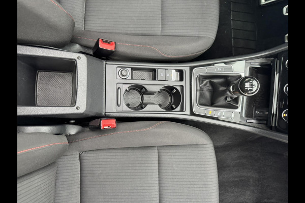 Volkswagen Golf Variant 1.5 TSI Highline R-line Adaptive cruise Climate Pano Navi Stoelverwarming Apple / Android Parkeersensoren