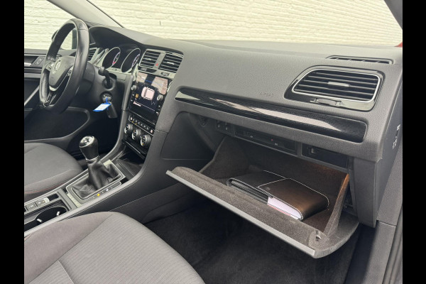 Volkswagen Golf Variant 1.5 TSI Highline R-line Adaptive cruise Climate Pano Navi Stoelverwarming Apple / Android Parkeersensoren