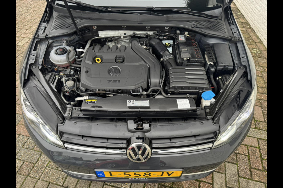 Volkswagen Golf Variant 1.5 TSI Highline R-line Adaptive cruise Climate Pano Navi Stoelverwarming Apple / Android Parkeersensoren
