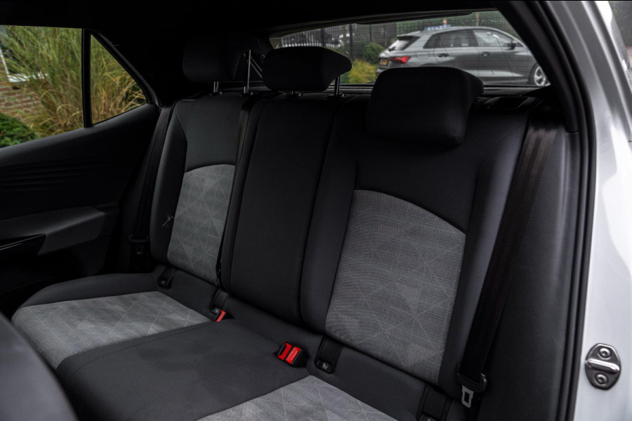 Volkswagen ID.3 First 58 kWh 350 Km Actieradius BTW 1e Eig Adaptive Sfeerverlichting Stoelverwarming 18''