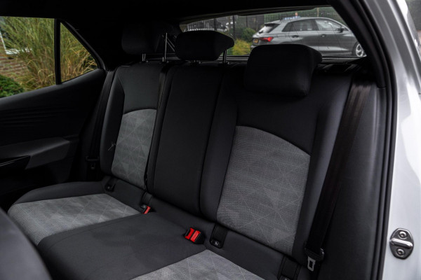 Volkswagen ID.3 First 58 kWh 350 Km Actieradius BTW 1e Eig Adaptive Sfeerverlichting Stoelverwarming 18''