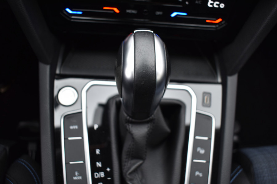 Volkswagen Passat Variant GTE 218PK DSG HYBRID BUSINESS IQ-LIGHT/CAMERA/TREKHAAK