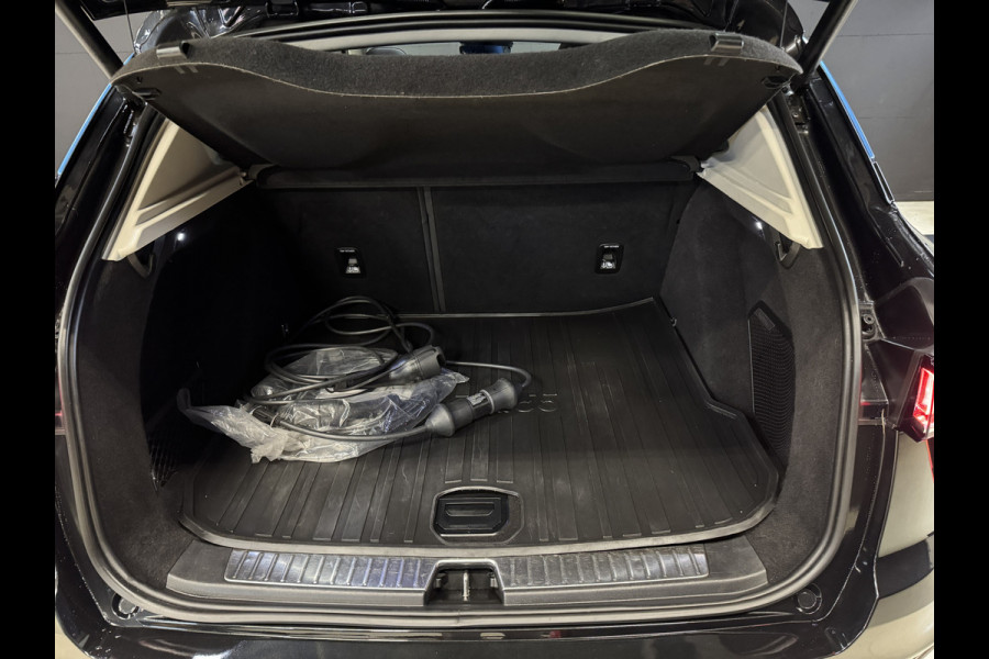 Lynk & Co 01 1.5 | Panoramadak | Adaptive cruise | Camera | Stoelverwarming | Carplay | Sfeerverlichting