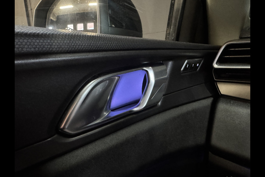 Lynk & Co 01 1.5 | Panoramadak | Adaptive cruise | Camera | Stoelverwarming | Carplay | Sfeerverlichting