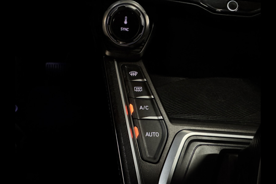 Lynk & Co 01 1.5 | Panoramadak | Adaptive cruise | Camera | Stoelverwarming | Carplay | Sfeerverlichting