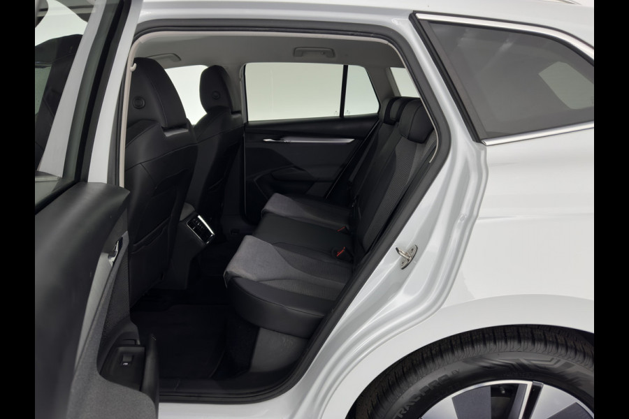 Škoda ENYAQ iV 80 {SOH-90%} [ 3-Fase ] (INCL-BTW) *LEATHER-FABRIC | FULL-LED | DIGI-COCKPIT | CAMERA | KEYLESS | NAVI-FULLMAP | AMBIENT-LIGHT | ECC | HEATED-COMFORTSEATS | DAB+ | PDC | CRUISE | CARPLAY | TOWBAR | 19"ALU*