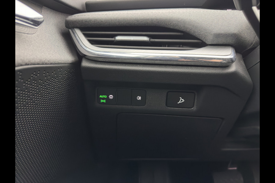 Škoda ENYAQ iV 80 {SOH-90%} [ 3-Fase ] (INCL-BTW) *LEATHER-FABRIC | FULL-LED | DIGI-COCKPIT | CAMERA | KEYLESS | NAVI-FULLMAP | AMBIENT-LIGHT | ECC | HEATED-COMFORTSEATS | DAB+ | PDC | CRUISE | CARPLAY | TOWBAR | 19"ALU*