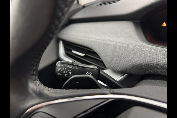 Škoda ENYAQ iV 80 {SOH-90%} [ 3-Fase ] (INCL-BTW) *LEATHER-FABRIC | FULL-LED | DIGI-COCKPIT | CAMERA | KEYLESS | NAVI-FULLMAP | AMBIENT-LIGHT | ECC | HEATED-COMFORTSEATS | DAB+ | PDC | CRUISE | CARPLAY | TOWBAR | 19"ALU*