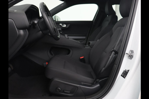 Polestar 2 Standard Range Single Motor 63kWh | 360 Camera | Stoelverwarming | Adaptive cruise | Carplay | Park Assist | 19'' | Keyless | Full LED | Digital Cockpit | DAB