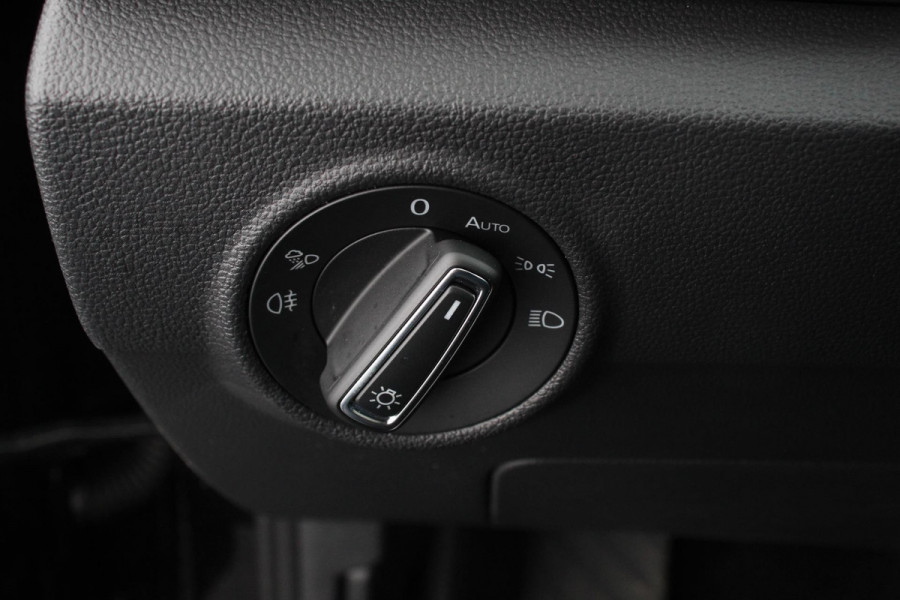 Volkswagen T-Roc 1.5 TSI 150pk DSG Style | Navigatie | Apple Carplay/Android Auto | Parkeersensoren | Camera | Adaptive Cruise Control | Park Assist | Stoel- en stuurverwarming | Elektrische achterklep | LED-koplampen | Getinte ramen