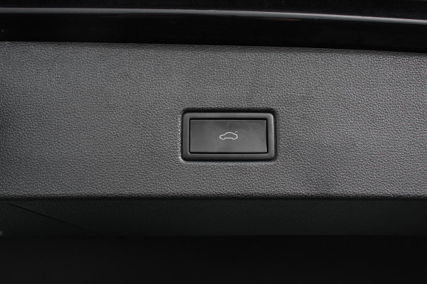 Volkswagen T-Roc 1.5 TSI 150pk DSG Style | Navigatie | Apple Carplay/Android Auto | Parkeersensoren | Camera | Adaptive Cruise Control | Park Assist | Stoel- en stuurverwarming | Elektrische achterklep | LED-koplampen | Getinte ramen