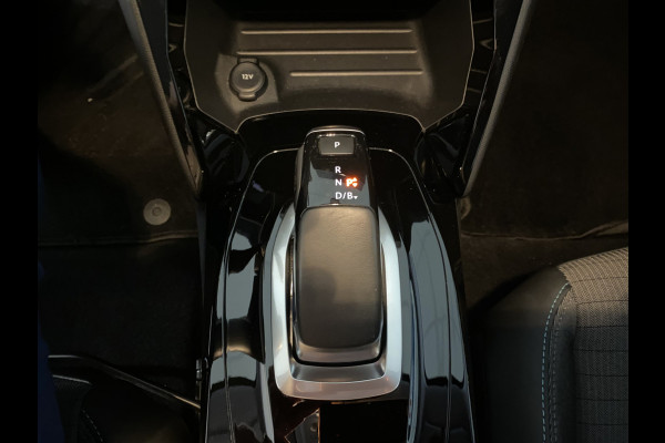Peugeot e-208 EV Allure Pack 50 kWh Navi /  Carplay  /Digitaal dashboard / Stoelverwarming / Snelladen /