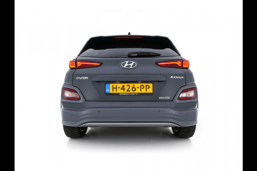 Hyundai Kona EV Premium 64 kWh ( Fase-3 ) { SOH-96%) Aut.* HEAT-PUMP | NAVI-FULLMAP | KEYLESS | CAMERA | DAB | ECC | PDC | ADAPTIVE-CRUISE | CCS-FASTLOADER | LANE-ASSIST | HEATED-COMFORTSEATS | 17''ALU*