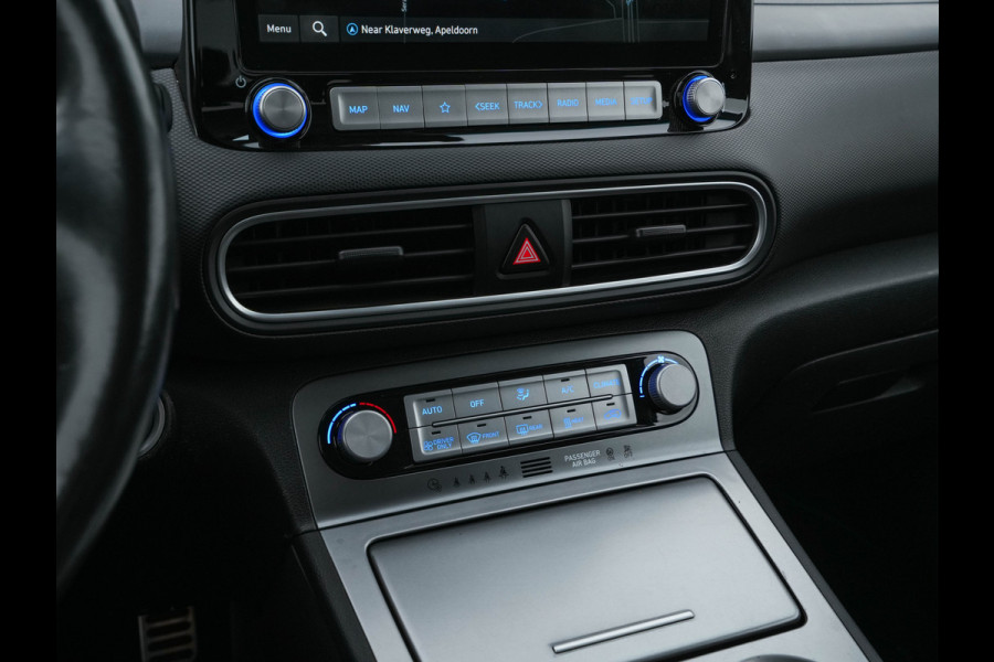 Hyundai Kona EV Premium 64 kWh ( Fase-3 ) { SOH-96%) Aut.* HEAT-PUMP | NAVI-FULLMAP | KEYLESS | CAMERA | DAB | ECC | PDC | ADAPTIVE-CRUISE | CCS-FASTLOADER | LANE-ASSIST | HEATED-COMFORTSEATS | 17''ALU*