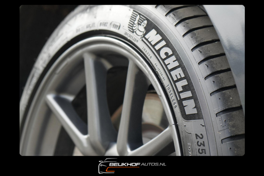 Tesla Model 3 Standard Trekhaak Navigatie Pano Leer Camera