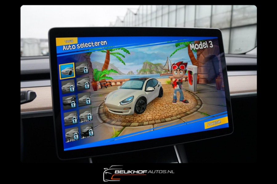 Tesla Model 3 Standard Trekhaak Navigatie Pano Leer Camera