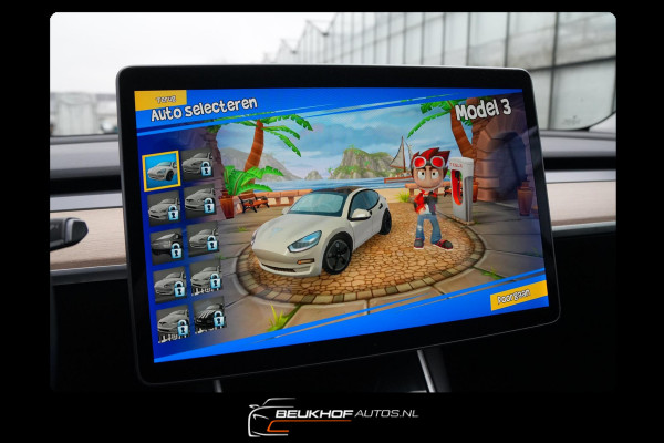 Tesla Model 3 Standard Trekhaak Navigatie Pano Leer Camera
