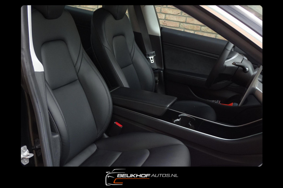 Tesla Model 3 Standard Trekhaak Navigatie Pano Leer Camera