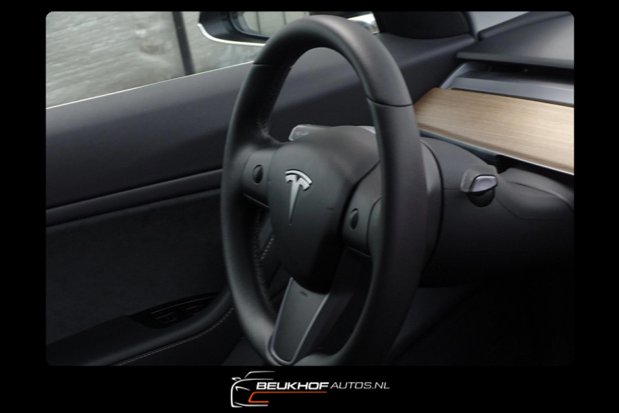 Tesla Model 3 Standard Trekhaak Navigatie Pano Leer Camera