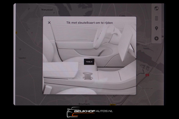 Tesla Model 3 Standard Trekhaak Navigatie Pano Leer Camera