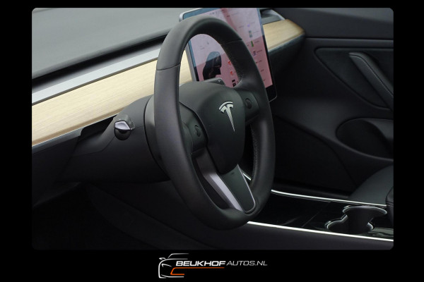 Tesla Model 3 Standard Trekhaak Navigatie Pano Leer Camera