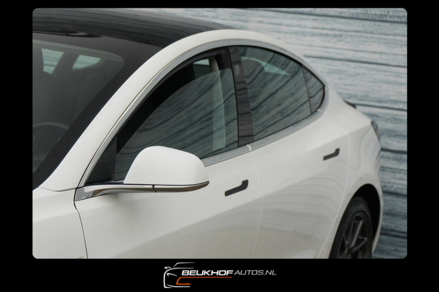Tesla Model 3 Standard Trekhaak Navigatie Pano Leer Camera