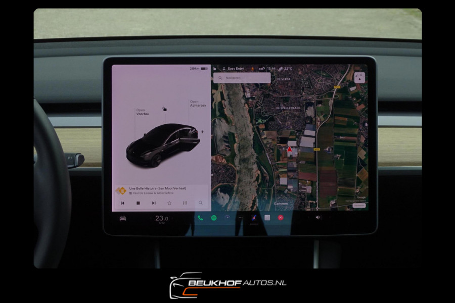 Tesla Model 3 Standard Trekhaak Navigatie Pano Leer Camera
