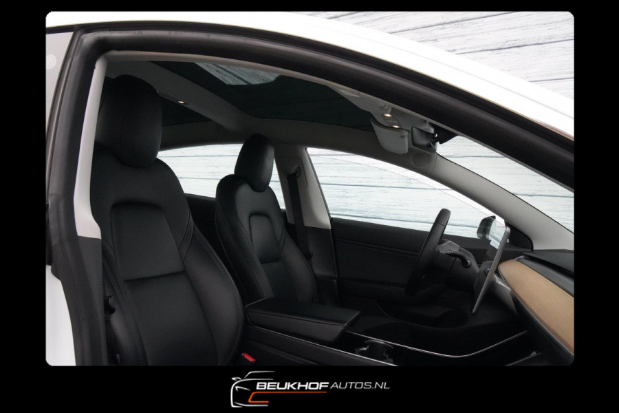 Tesla Model 3 Standard Trekhaak Navigatie Pano Leer Camera
