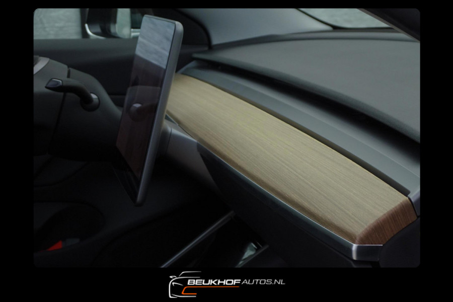 Tesla Model 3 Standard Trekhaak Navigatie Pano Leer Camera