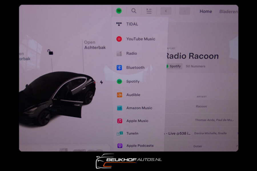 Tesla Model 3 Standard Trekhaak Navigatie Pano Leer Camera