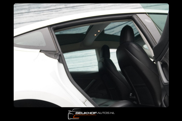 Tesla Model 3 Standard Trekhaak Navigatie Pano Leer Camera