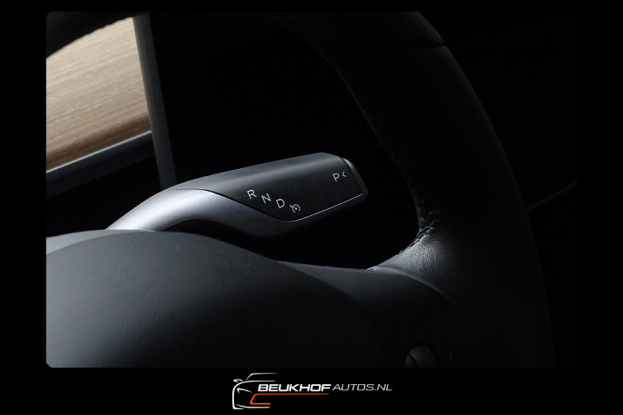 Tesla Model 3 Standard Trekhaak Navigatie Pano Leer Camera