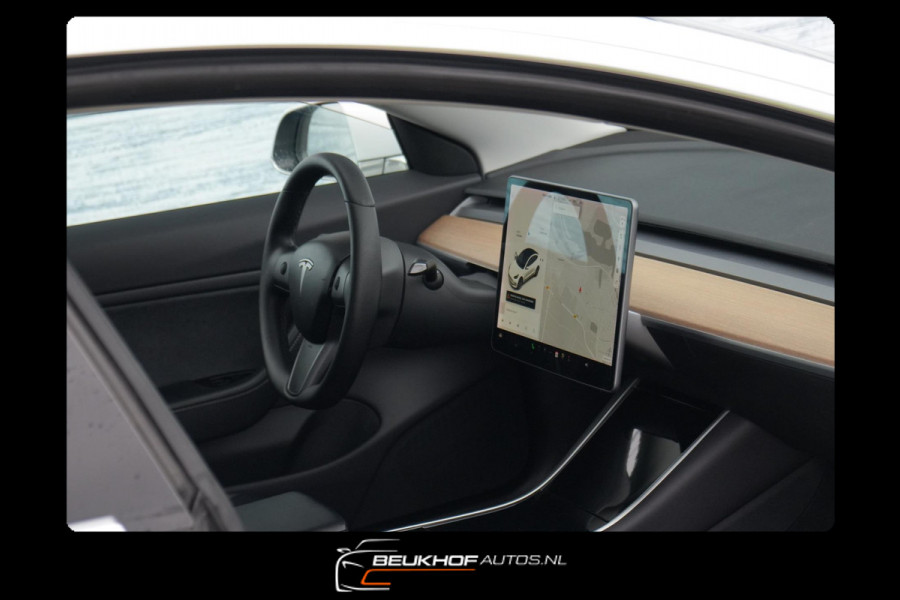 Tesla Model 3 Standard Trekhaak Navigatie Pano Leer Camera
