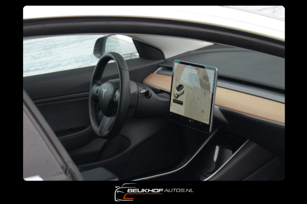 Tesla Model 3 Standard Trekhaak Navigatie Pano Leer Camera