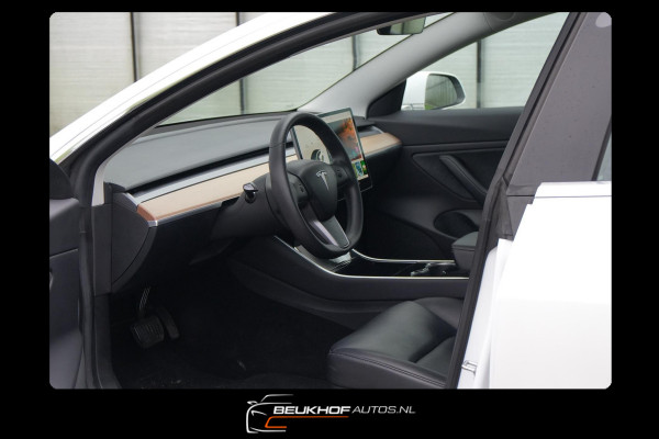 Tesla Model 3 Standard Trekhaak Navigatie Pano Leer Camera