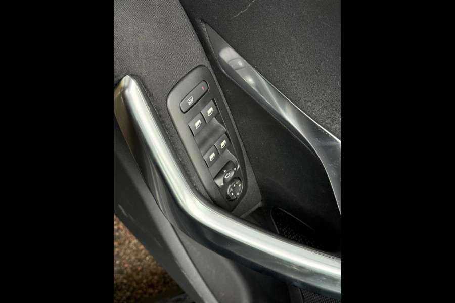 Peugeot 2008 1.2 PureTech Allure | Pano | Airco | Cruise |