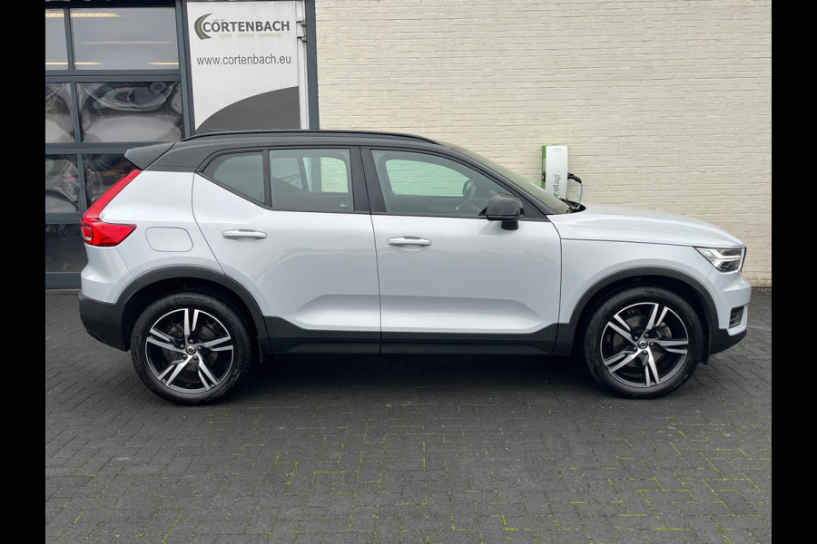 Volvo XC40 2.0 B4 AWD R-Design | Cruise control | 360 camera | Metallic | Apple carplay |