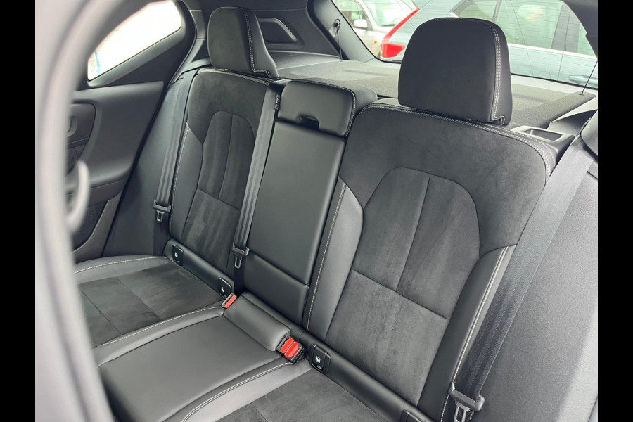 Volvo XC40 2.0 B4 AWD R-Design | Cruise control | 360 camera | Metallic | Apple carplay |