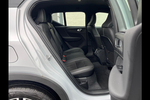 Volvo XC40 2.0 B4 AWD R-Design | Cruise control | 360 camera | Metallic | Apple carplay |