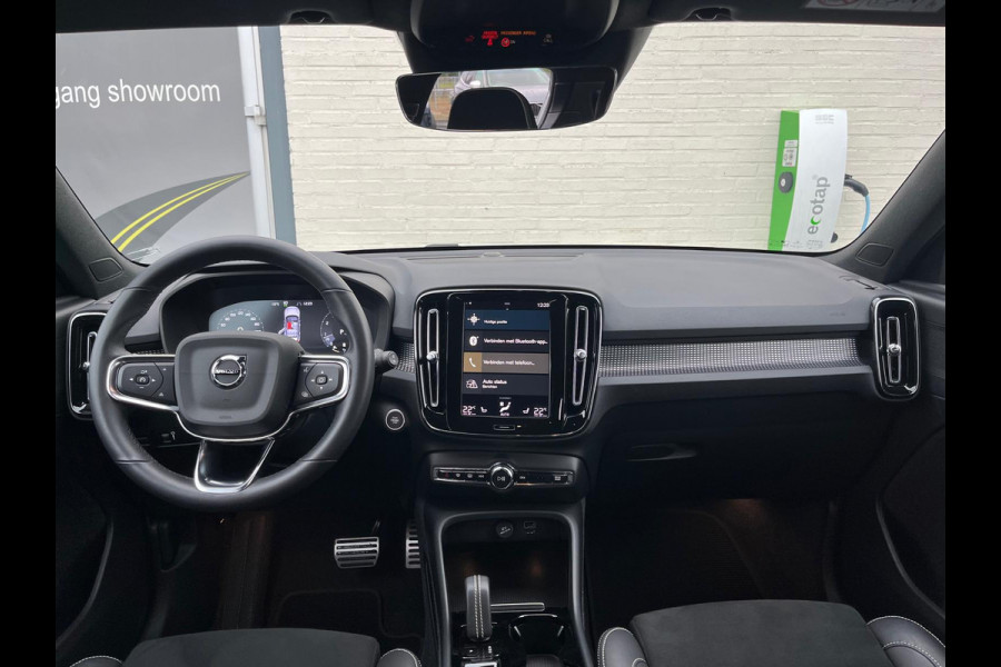 Volvo XC40 2.0 B4 AWD R-Design | Cruise control | 360 camera | Metallic | Apple carplay |