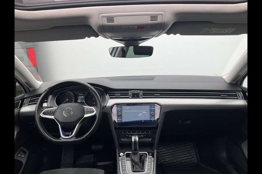 Volkswagen Passat Variant 1.4 TSI PHEV GTE Pano.dak Trekhaak Adap.cruise Stoel.stuurverw.