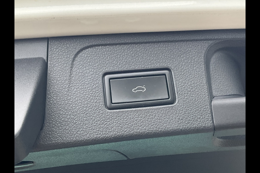 Volkswagen Passat Variant 1.4 TSI PHEV GTE Pano.dak Trekhaak Adap.cruise Stoel.stuurverw.