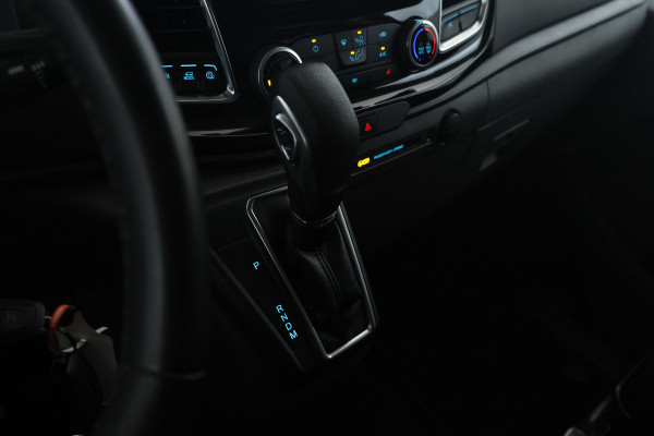 Ford Transit Custom 320 2.0 TDCI L2H1 Limited DC 170Pk, 5 Pers. Leer, 2x schuifdeur